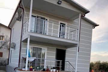 Arnavutluk’ta Çelik Ev